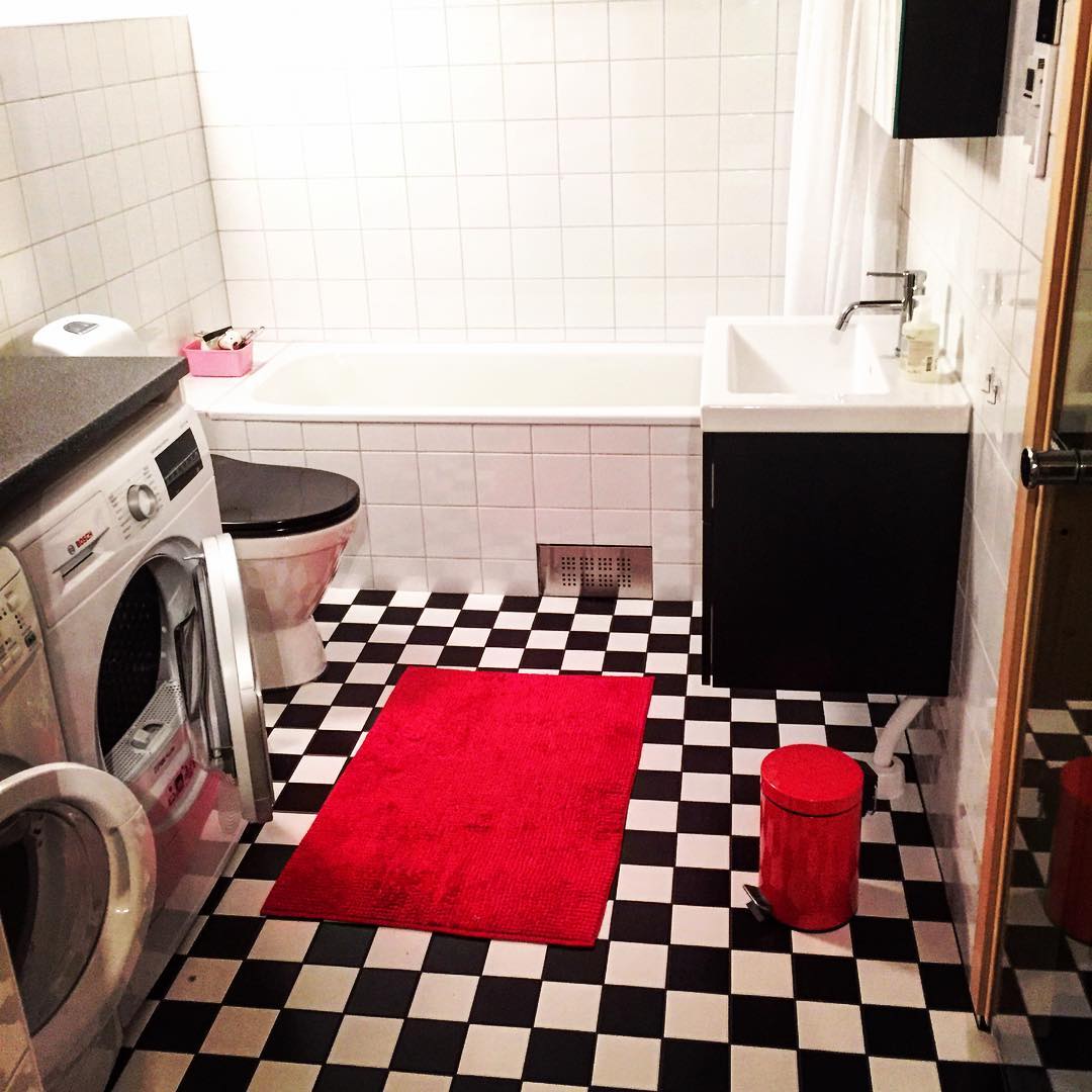 Badrummet besiktigat och klart. Tack @renoverus för bra arbete.