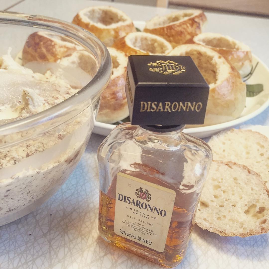 Lite Amaretto i mandelmassan är pricken över i.