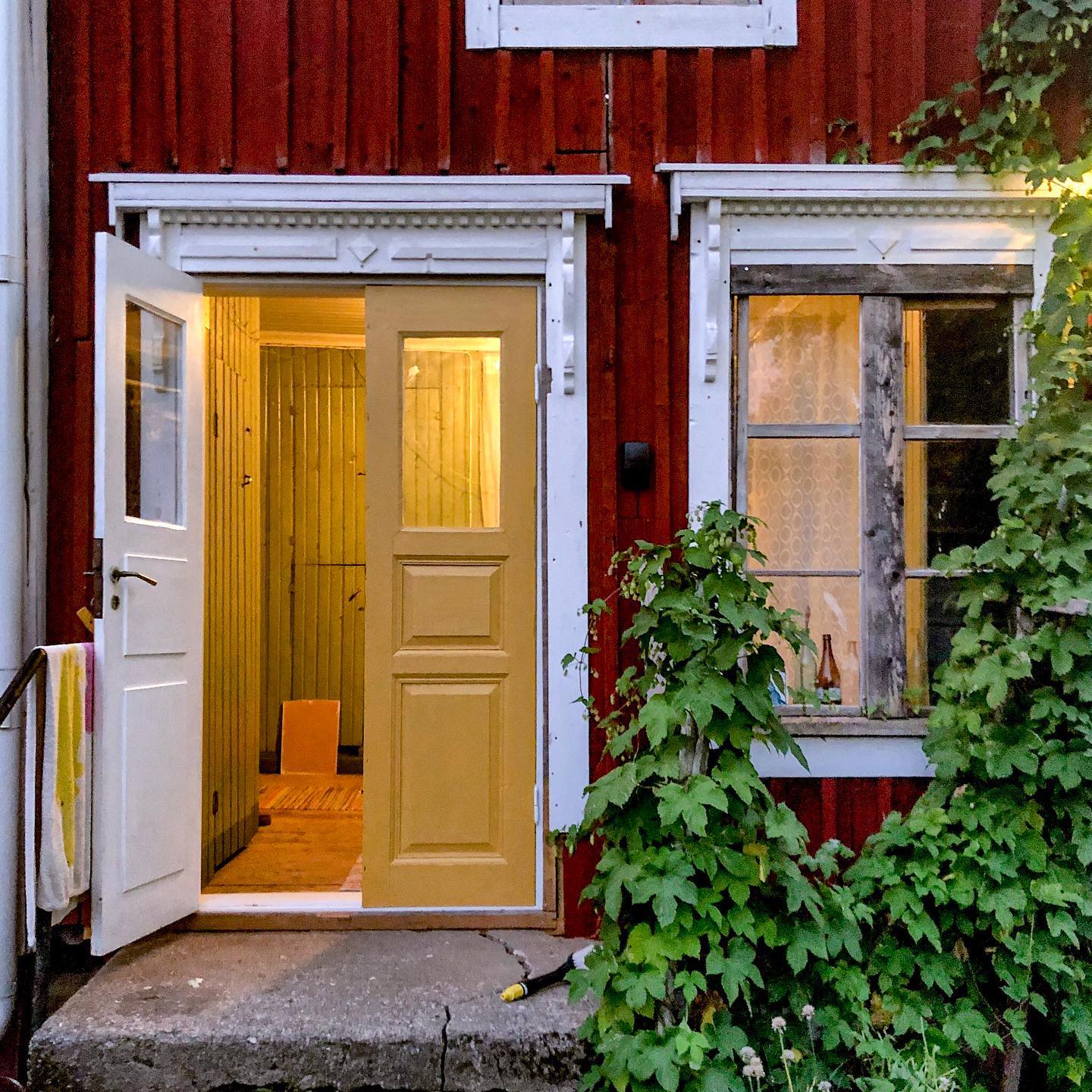 Ser faktiskt ganska hemtrevligt ut när kvällarna börjar bli mörkare. 23:29