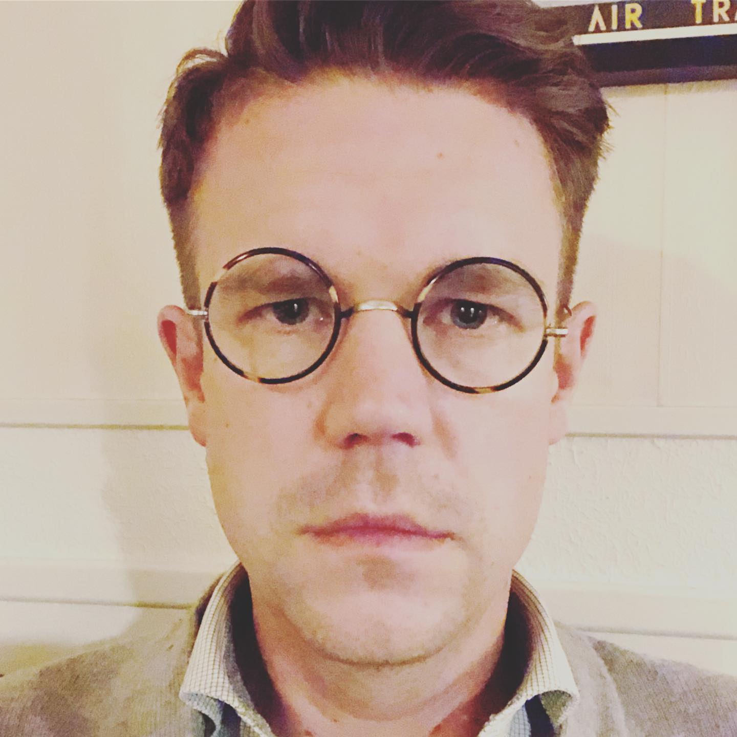 Så här ser jag ut när jag ser första avsnittet av Jag ger det ett avsnitt till innan jag bestämmer om det är värt min tid. @viaplaysverige